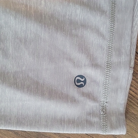Lululemon Optimal Tank Top, Cross Back Gray SZ 6 - Picture 3 of 5
